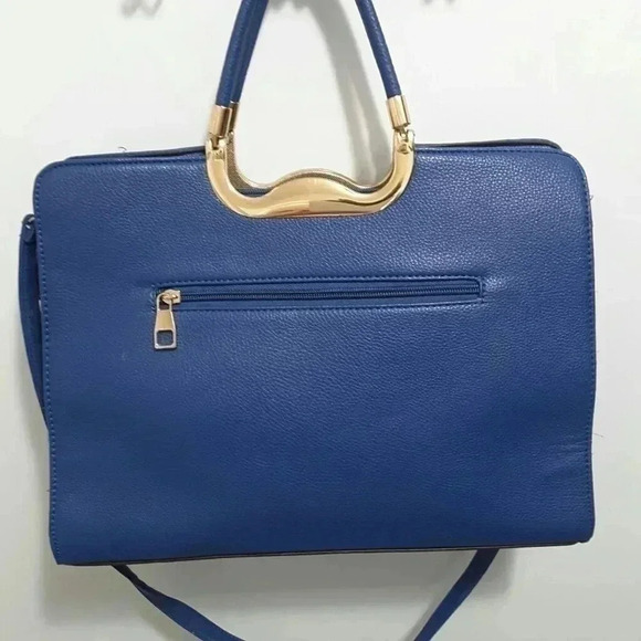 Beautiful Blue Purse - Picture 2 of 5